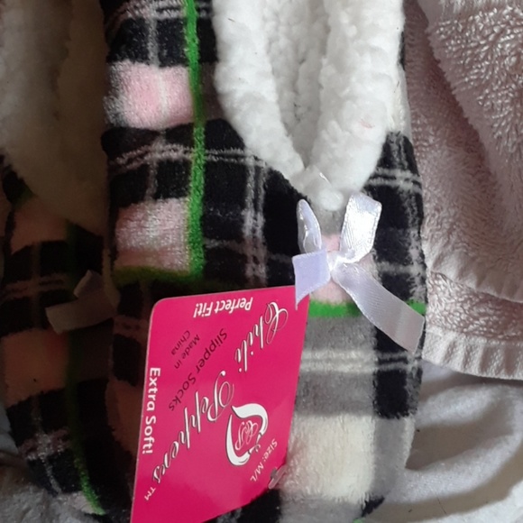 New slippers - Picture 2 of 4